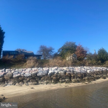 3911 Bayside Dr, Edgewater, MD 21037
