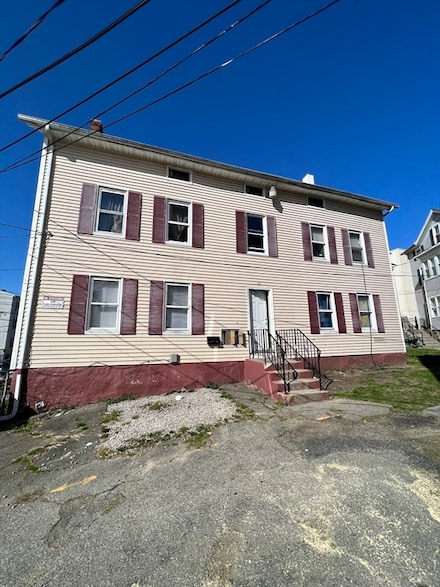62 Rocliffe St, Fall River, MA 02723
