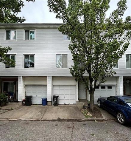 71 Emily Ln, Staten Island, NY 10312