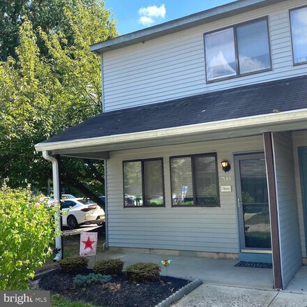 700 Barclay Walk, Cherry Hill, NJ 08034