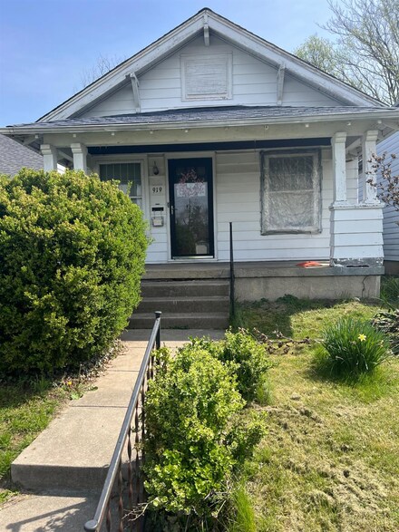 919 Malvern St, Middletown, OH 45042