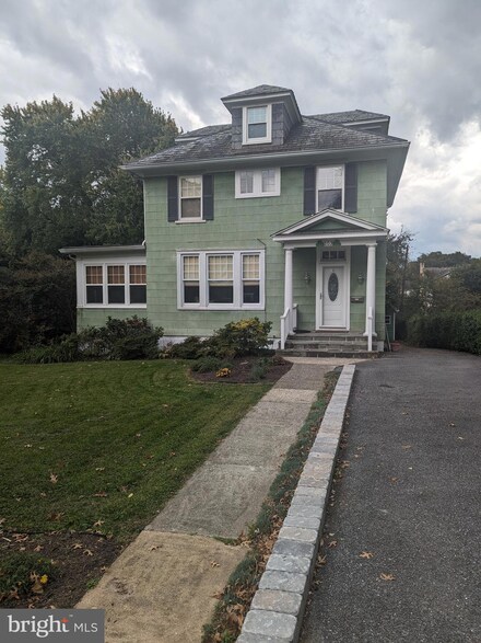 203 Greenwood Rd, Linthicum Heights, MD 21090