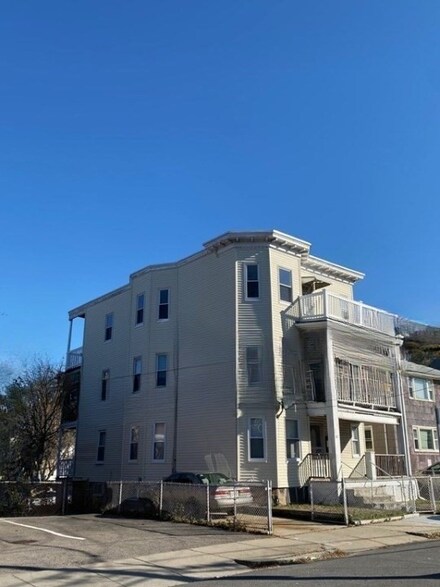 22 Gardena St Unit 3, Brighton, MA 02135