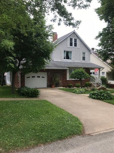 1707 Moore Ave, North Apollo, PA 15673