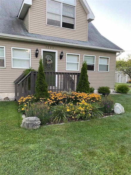 1202 State St, Charlevoix, MI 49720
