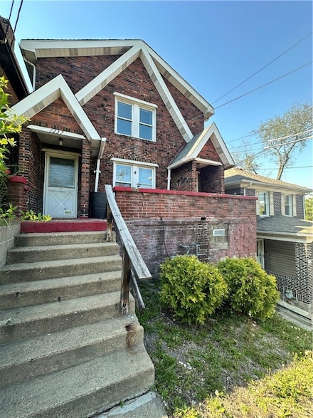 7237 Whipple St, Pittsburgh, PA 15218