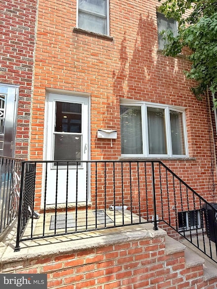 933 Mountain St, Philadelphia, PA 19148