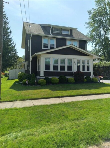 4865 West Ave, Clarence, NY 14031