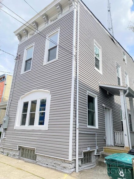 2220 Victor St, Cincinnati, OH 45219