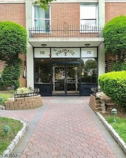 704-712 N Broad St, Elizabeth, NJ 07208