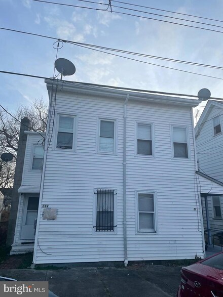 217 219 Church St, Salem, NJ 08079