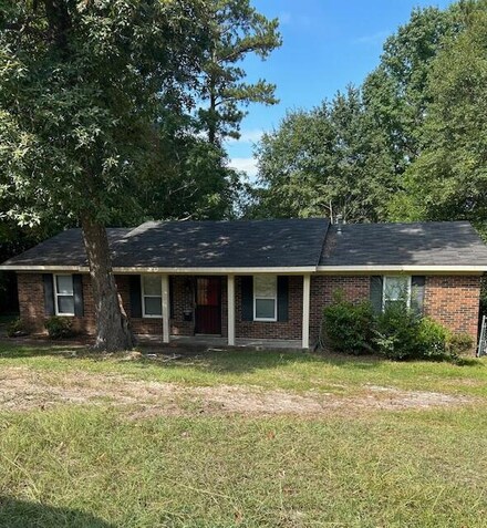 2713 Castletown Dr, Hephzibah, GA 30815