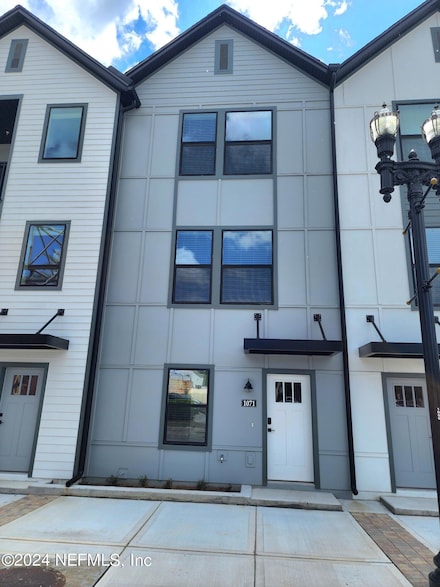 1071 Farwell St, Jacksonville, FL 32204