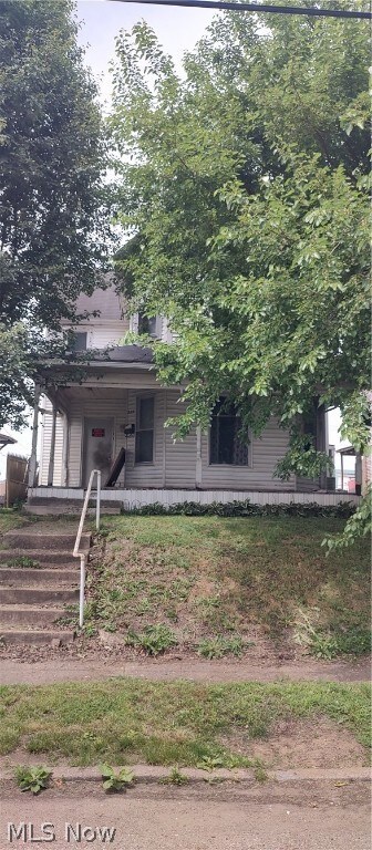 229 N 6th St, Coshocton, OH 43812