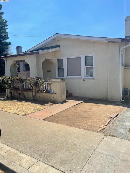 4241 Suter St, Oakland, CA 94619