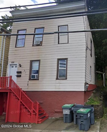 628 4th St, Troy, NY 12180