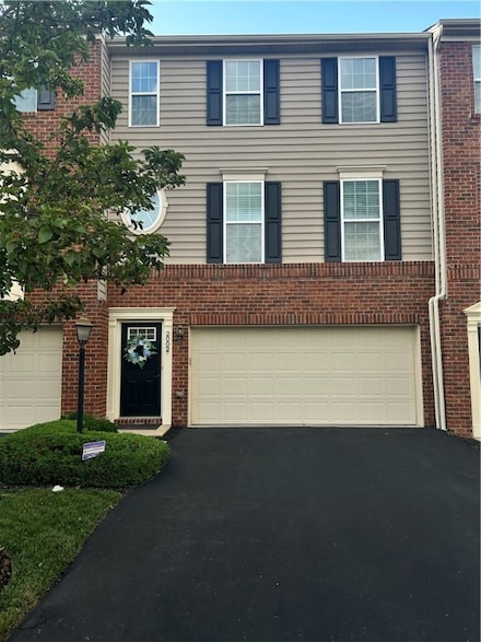 2002 Black Bear Way, Bridgeville, PA 15017