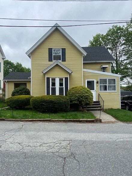 22 Pearl St, Clinton, MA 01510