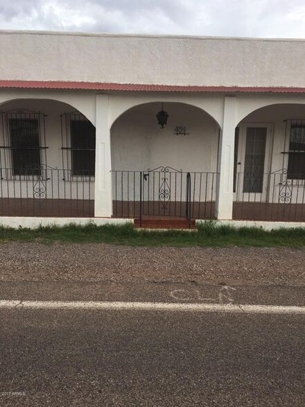 421 W Grace Ave, Pirtleville, AZ 85626