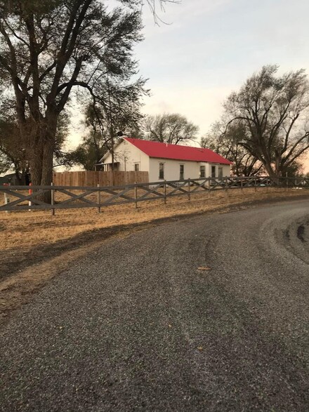 470 White St, Rosston, OK 73855