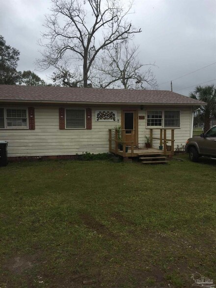 900 Rock Island Place, Pensacola, FL 32505
