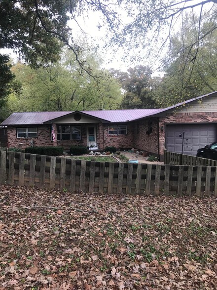 15915 Red Hill Rd, Eminence, MO 65466