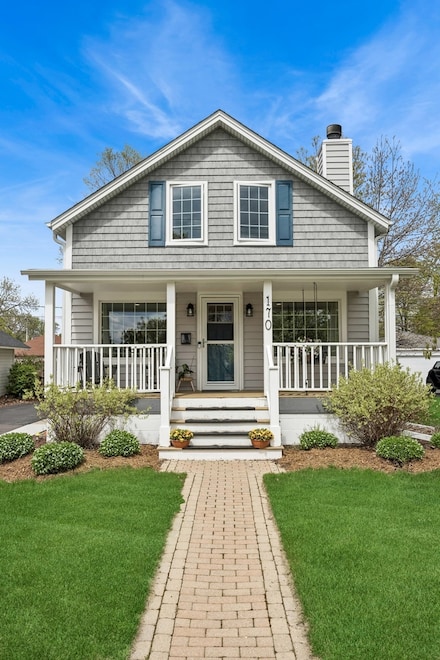 170 University St, Crystal Lake, IL 60014
