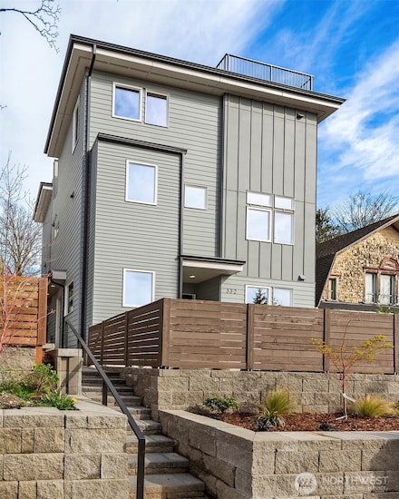 332 17th Ave Unit B, Seattle, WA 98122