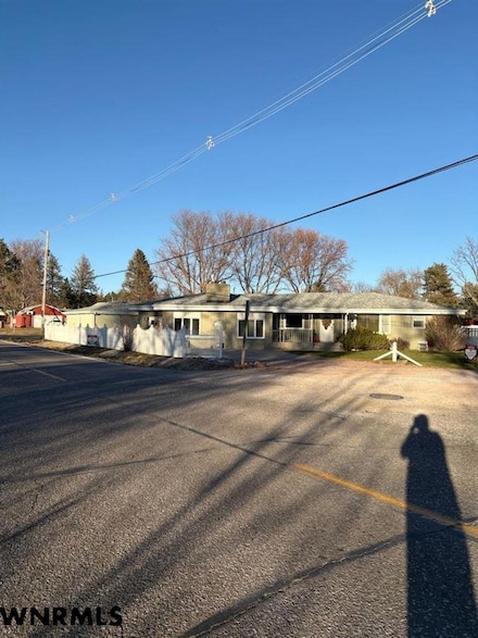 2517 Country Ln, Scottsbluff, NE 69361