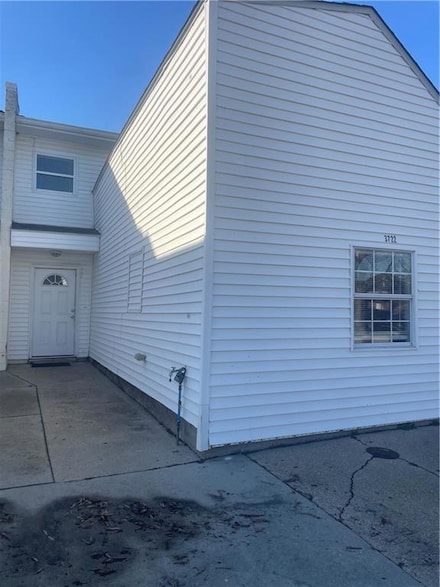 3722 Juno Dr, Chalmette, LA 70043