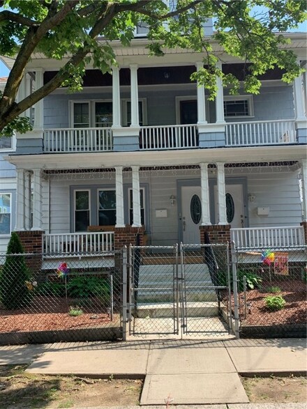 100 Moore St, Providence, RI 02907