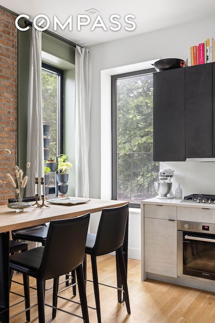 315 S 5th St Unit 2, Brooklyn, NY 11211
