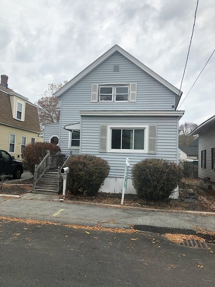 39 Sparks St, Lowell, MA 01854