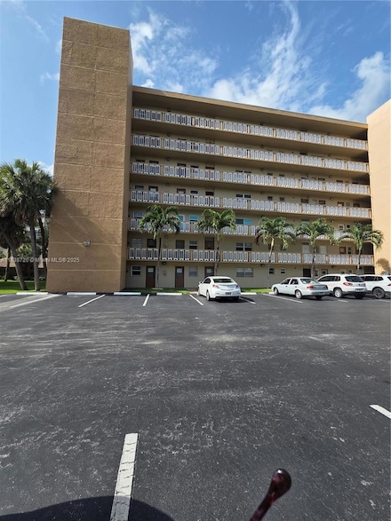 620 NE 12th Ave Unit 101, Hallandale Beach, FL 33009