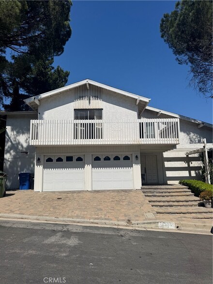 2396 Venus Dr, Los Angeles, CA 90046