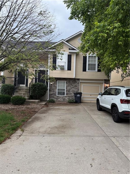 1235 NW Ashley Ln, Grain Valley, MO 64029