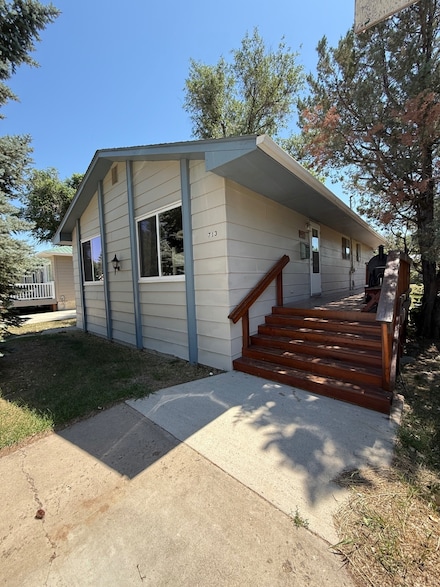 713 6th St SE, Sidney, MT 59270