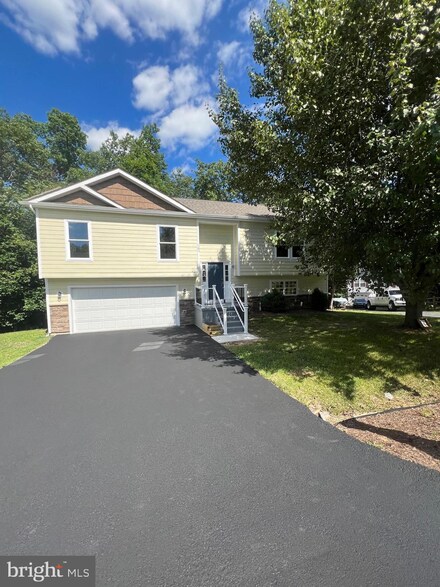 387 Nottingham Blvd, Martinsburg, WV 25405