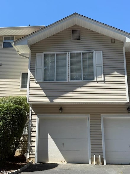 18 Encampment Dr, Bedminster, NJ 07921