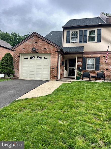121 Garrison Ct, Langhorne, PA 19047