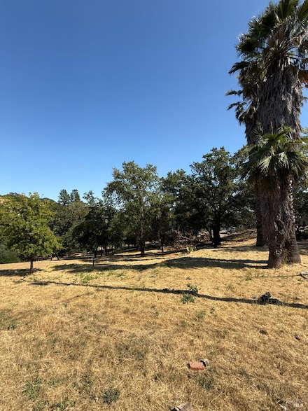 1584 Healdsburg Ave, Healdsburg, CA 95448