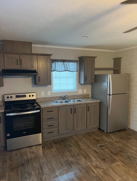 102 Gaslight Dr Unit 32, Versailles, IN 47042