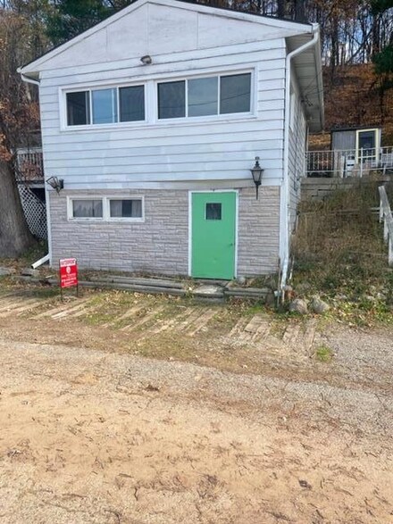 7110 Larned Dr NE, Belding, MI 48809