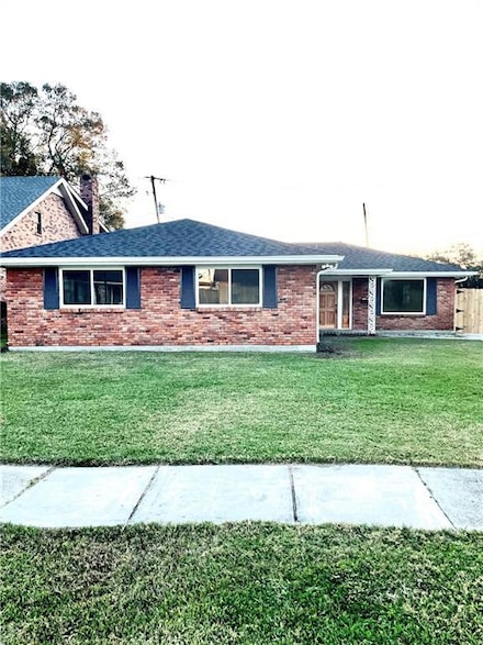 14 Derbes Dr, Gretna, LA 70053