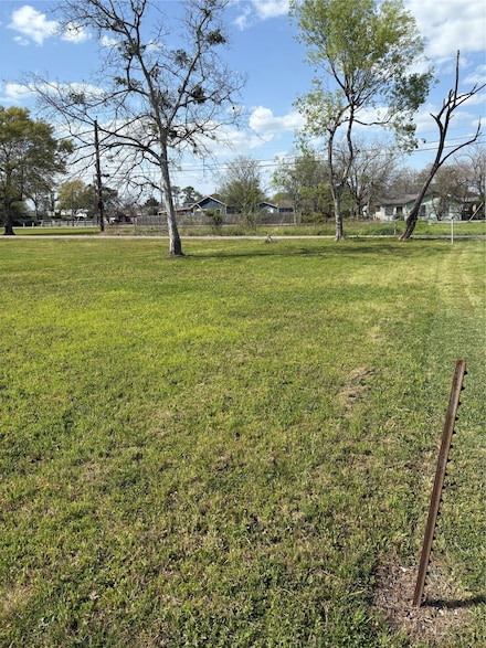 1002 Rufus St, Richmond, TX 77469