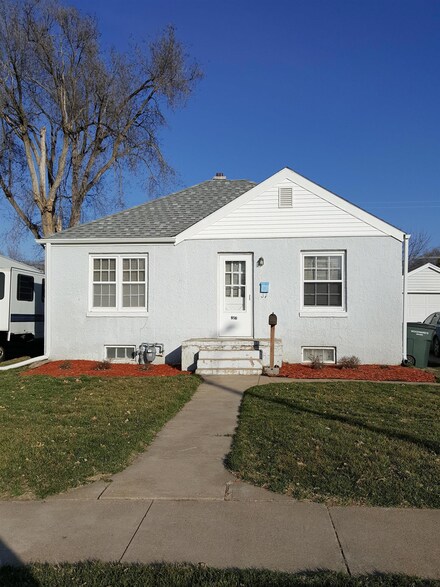 916 N Williams Ave, Hastings, NE 68901