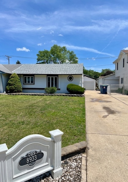 8933 S Komensky Ave, Hometown, IL 60456