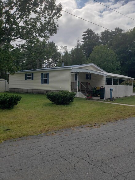 16 Michael Place, Claremont, NH 03743