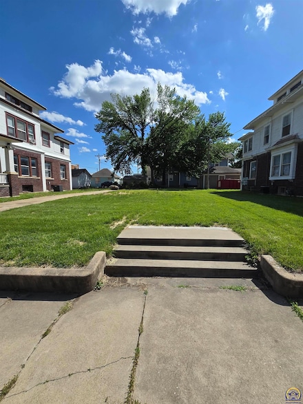 619 SW 9th St, Topeka, KS 66612
