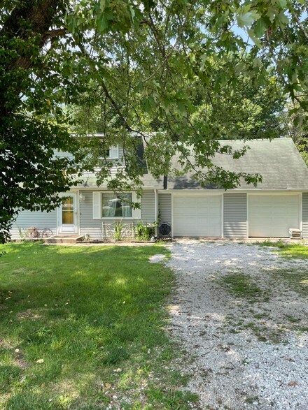 3055 S Lakeside Ave, Springfield, MO 65804